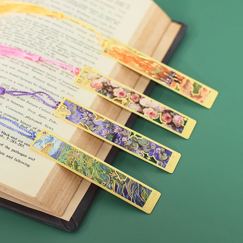 1pc Hollow Literary Flower Metal Bookmark Exquisite Painting Lily Rose Shape Gifts for Book Lovers Writers Readers